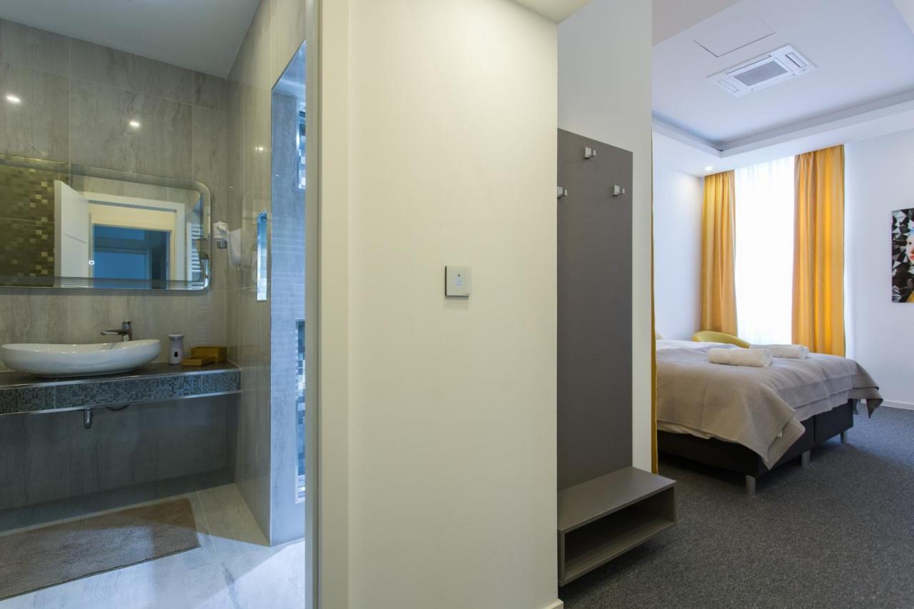 Elenas Rooms & Apartment ซาเกร็บ ภายนอก รูปภาพ