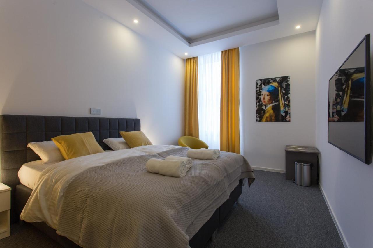 Elenas Rooms & Apartment ซาเกร็บ ภายนอก รูปภาพ