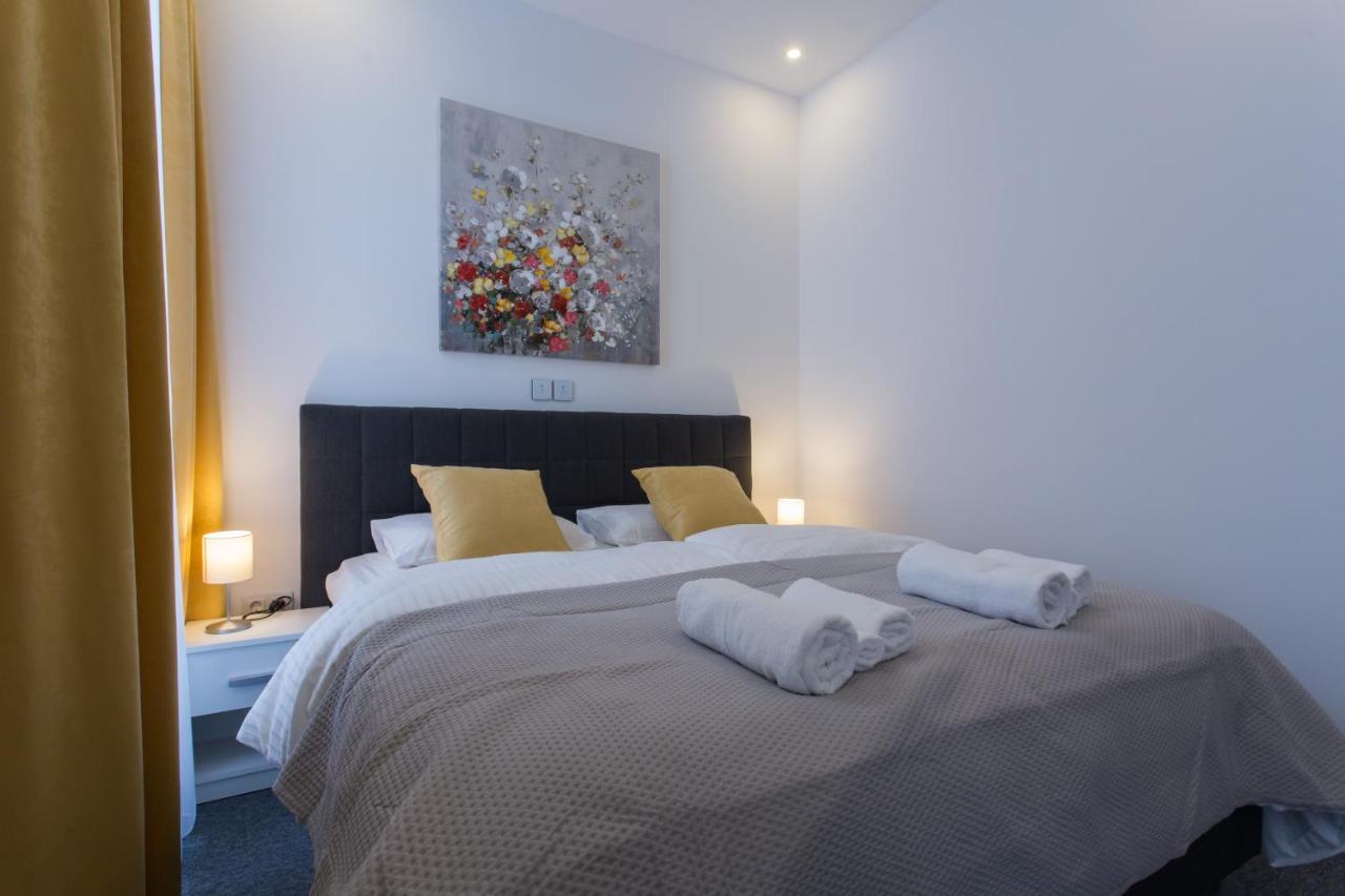 Elenas Rooms & Apartment ซาเกร็บ ภายนอก รูปภาพ